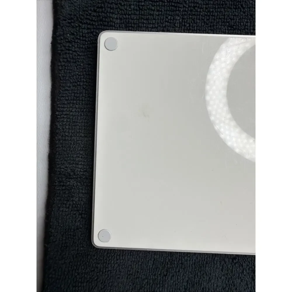 Original Apple Magic Keyboard Model A1644 Lightning  Excellent Condition Working